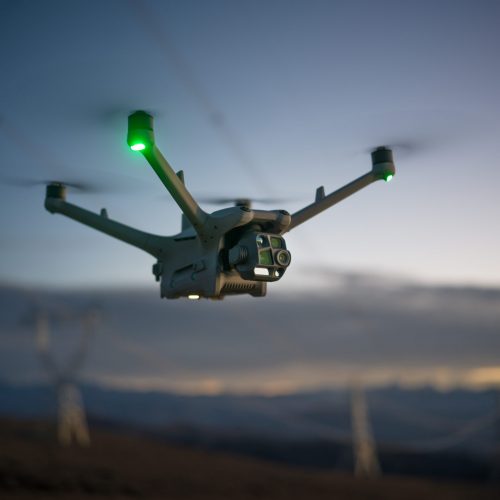 Low-Light-Operation-Powerline-scaled DJI Matrice 4D Profi Komplettpaket